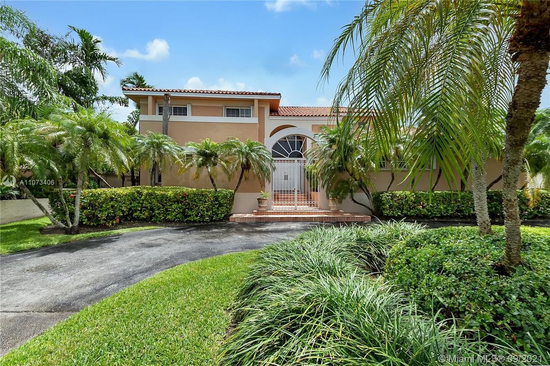 Recently Sold: $2,600,000 (5 beds, 4 baths, 3546 Square Feet)