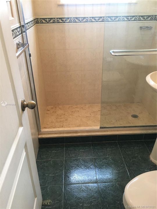 最近租的: $2,000 (2 贝兹, 1 浴室, 1526 平方英尺)