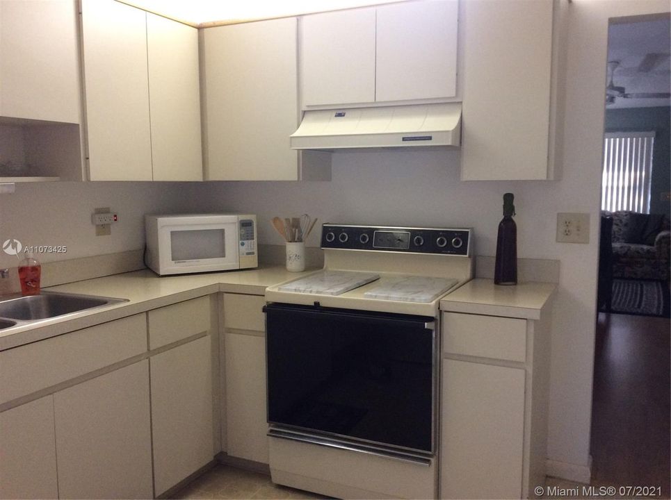 Recently Rented: $1,600 (2 beds, 2 baths, 1026 Square Feet)