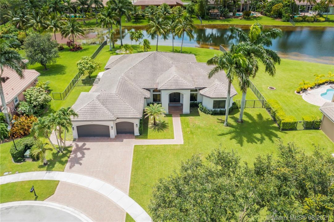 Recently Sold: $1,495,000 (5 beds, 4 baths, 3567 Square Feet)