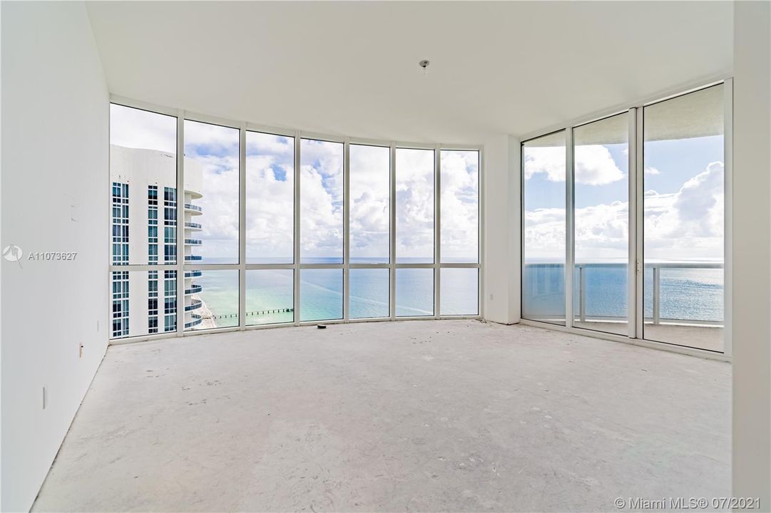 Recently Sold: $2,845,000 (3 beds, 3 baths, 2928 Square Feet)