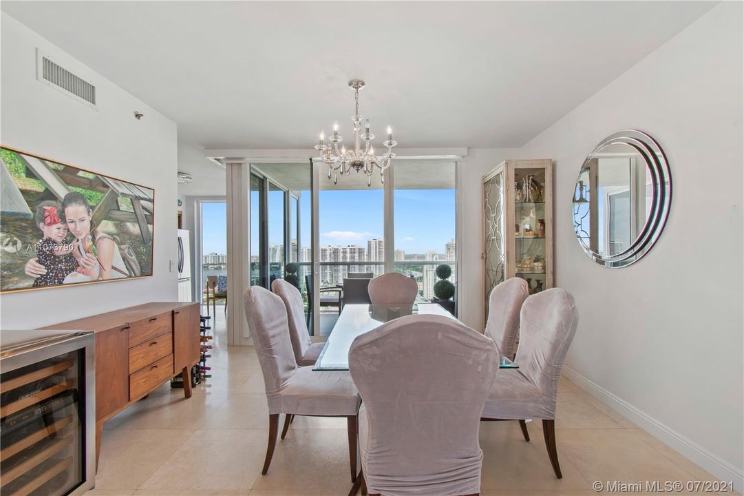 Recently Sold: $1,595,000 (3 beds, 2 baths, 2150 Square Feet)