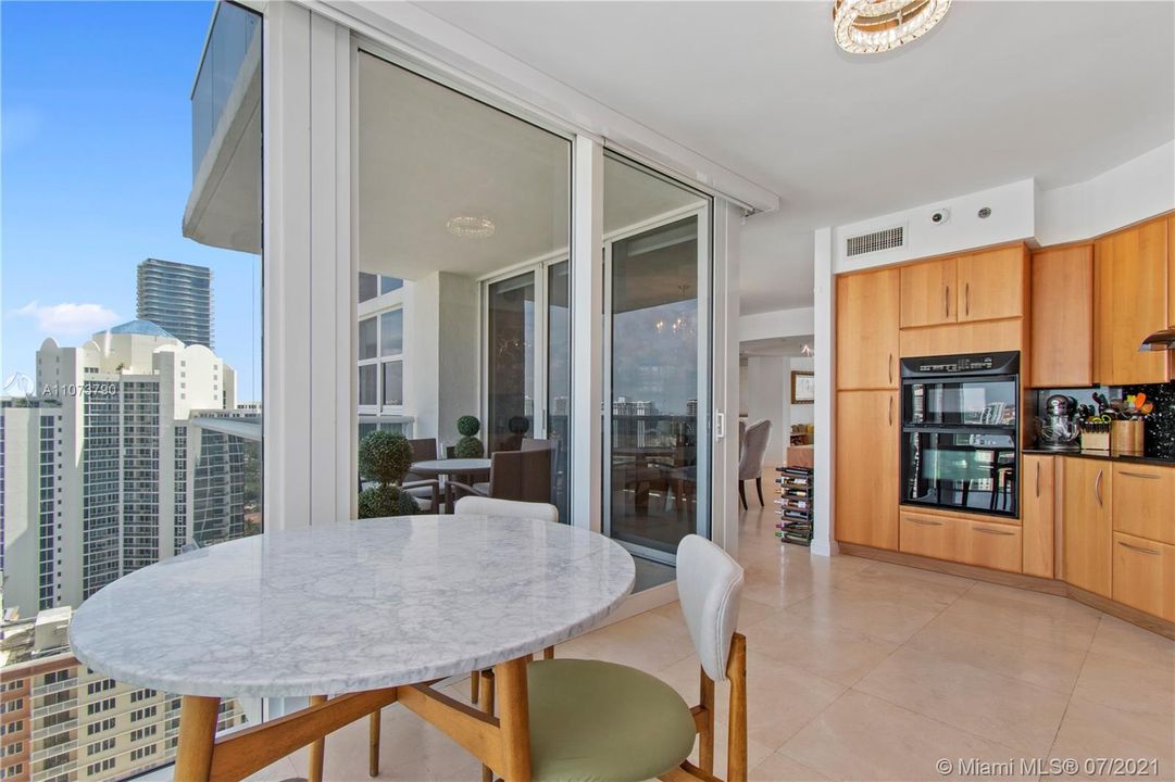 Recently Sold: $1,595,000 (3 beds, 2 baths, 2150 Square Feet)