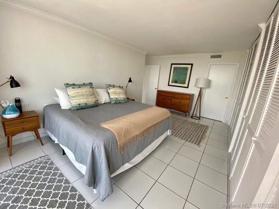 Recently Sold: $1,700,000 (2 beds, 2 baths, 1875 Square Feet)