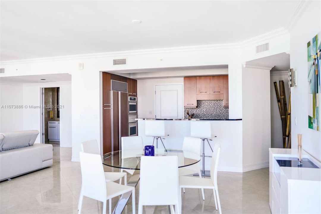 Recently Sold: $1,349,000 (2 beds, 3 baths, 2115 Square Feet)