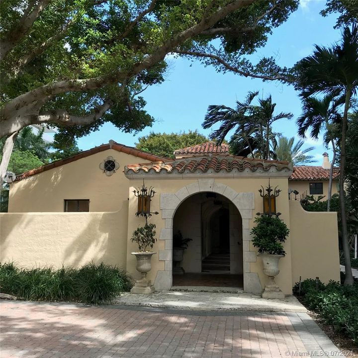 Recently Sold: $5,400,000 (5 beds, 6 baths, 6300 Square Feet)