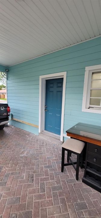 Recently Rented: $1,250 (1 beds, 1 baths, 700 Square Feet)