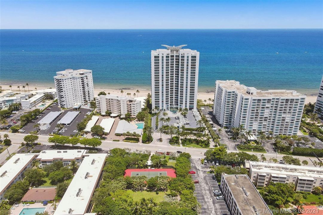 Recently Sold: $1,760,000 (3 beds, 3 baths, 2572 Square Feet)