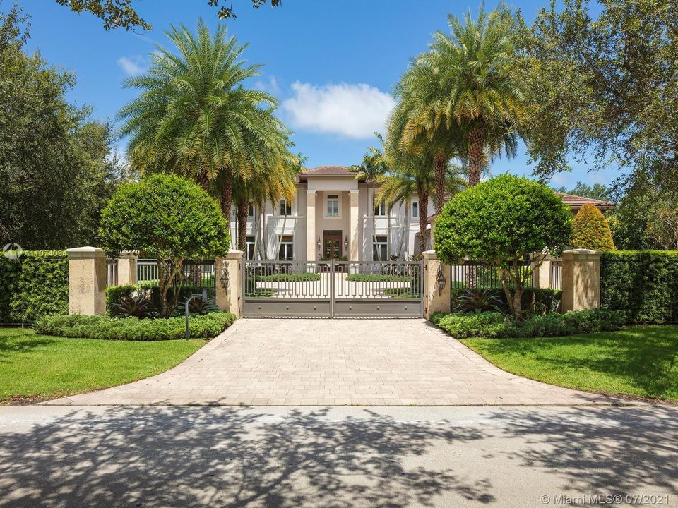Recently Sold: $7,000,000 (7 beds, 7 baths, 7630 Square Feet)