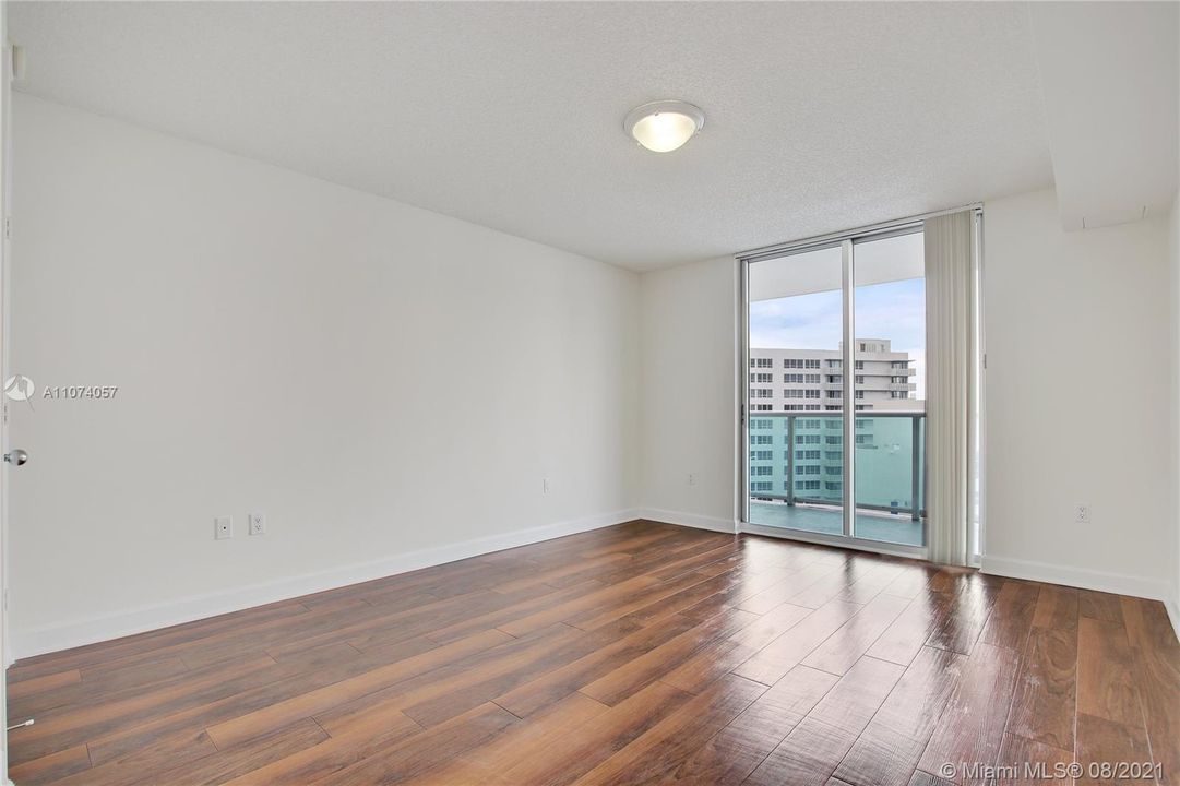 Recently Rented: $2,312 (1 beds, 1 baths, 851 Square Feet)