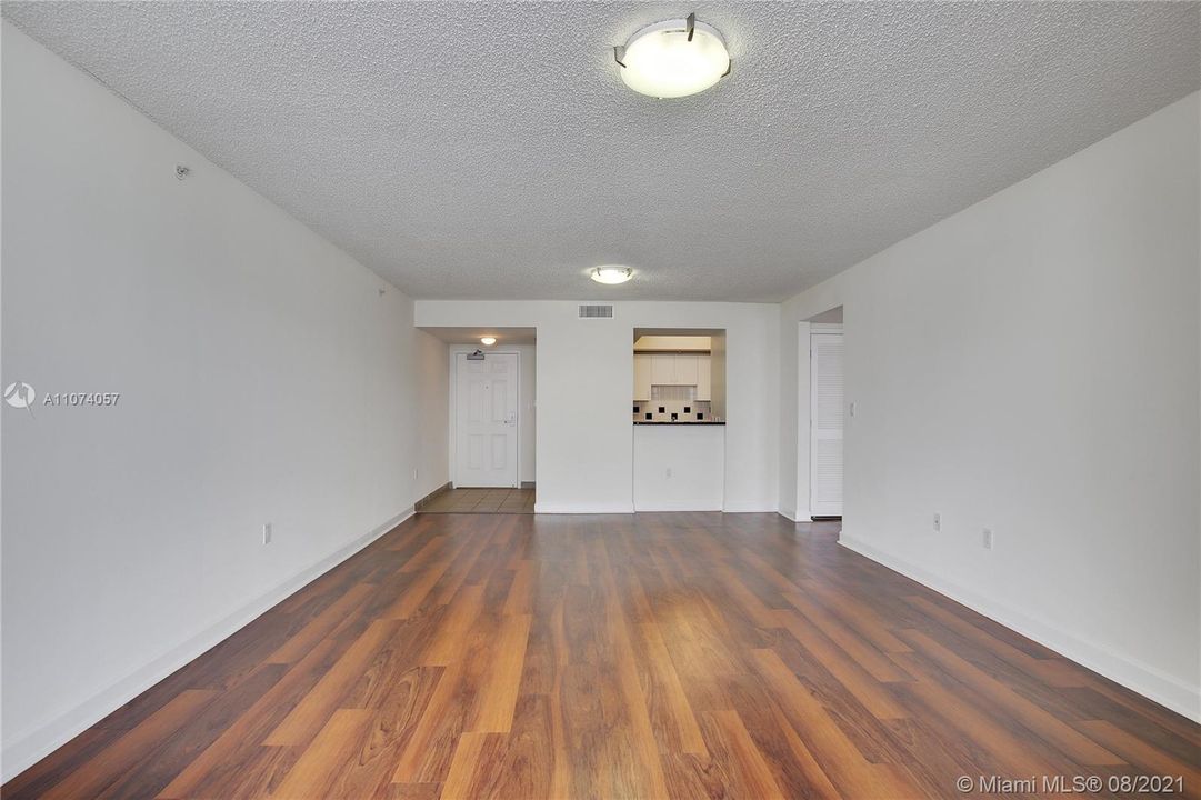 Recently Rented: $2,312 (1 beds, 1 baths, 851 Square Feet)