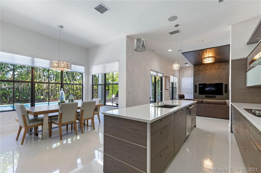 Recently Sold: $1,075,000 (5 beds, 3 baths, 3382 Square Feet)