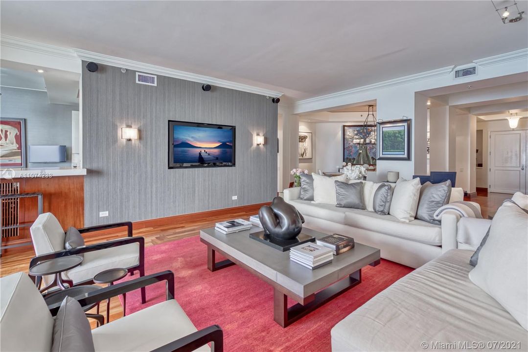 Recently Sold: $1,789,000 (3 beds, 3 baths, 2510 Square Feet)