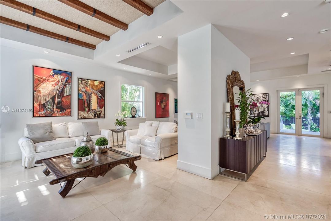 Recently Sold: $4,200,000 (6 beds, 6 baths, 3868 Square Feet)