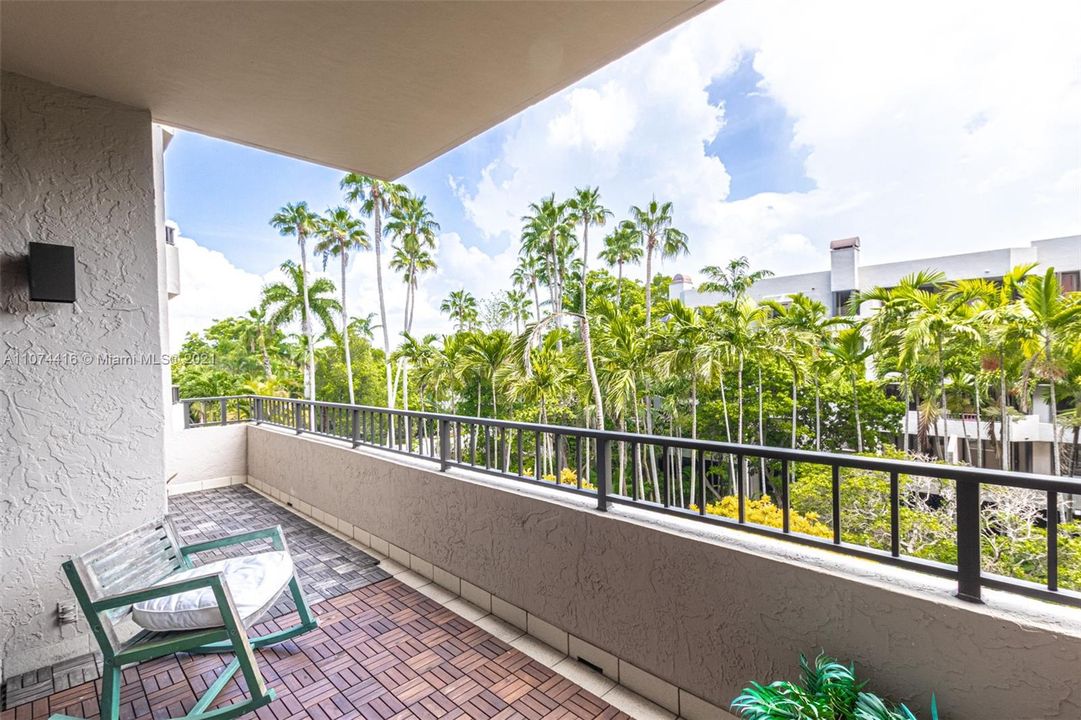 Recently Sold: $1,099,000 (2 beds, 2 baths, 1547 Square Feet)