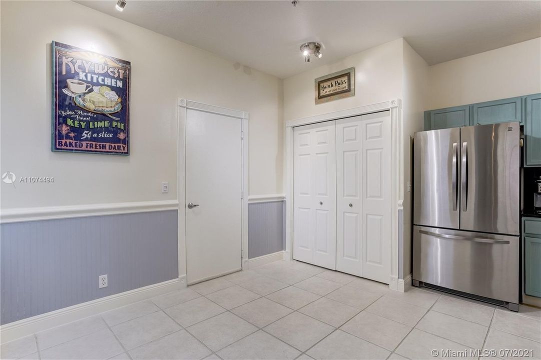 Recently Sold: $375,000 (3 beds, 2 baths, 1777 Square Feet)