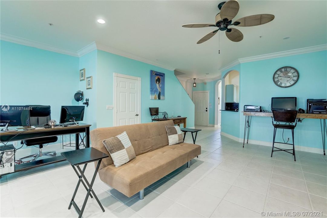 Recently Sold: $375,000 (3 beds, 2 baths, 1777 Square Feet)