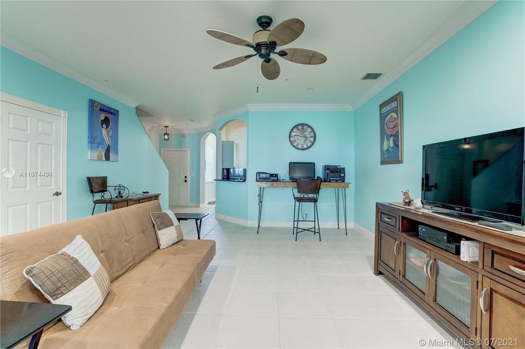 Recently Sold: $375,000 (3 beds, 2 baths, 1777 Square Feet)