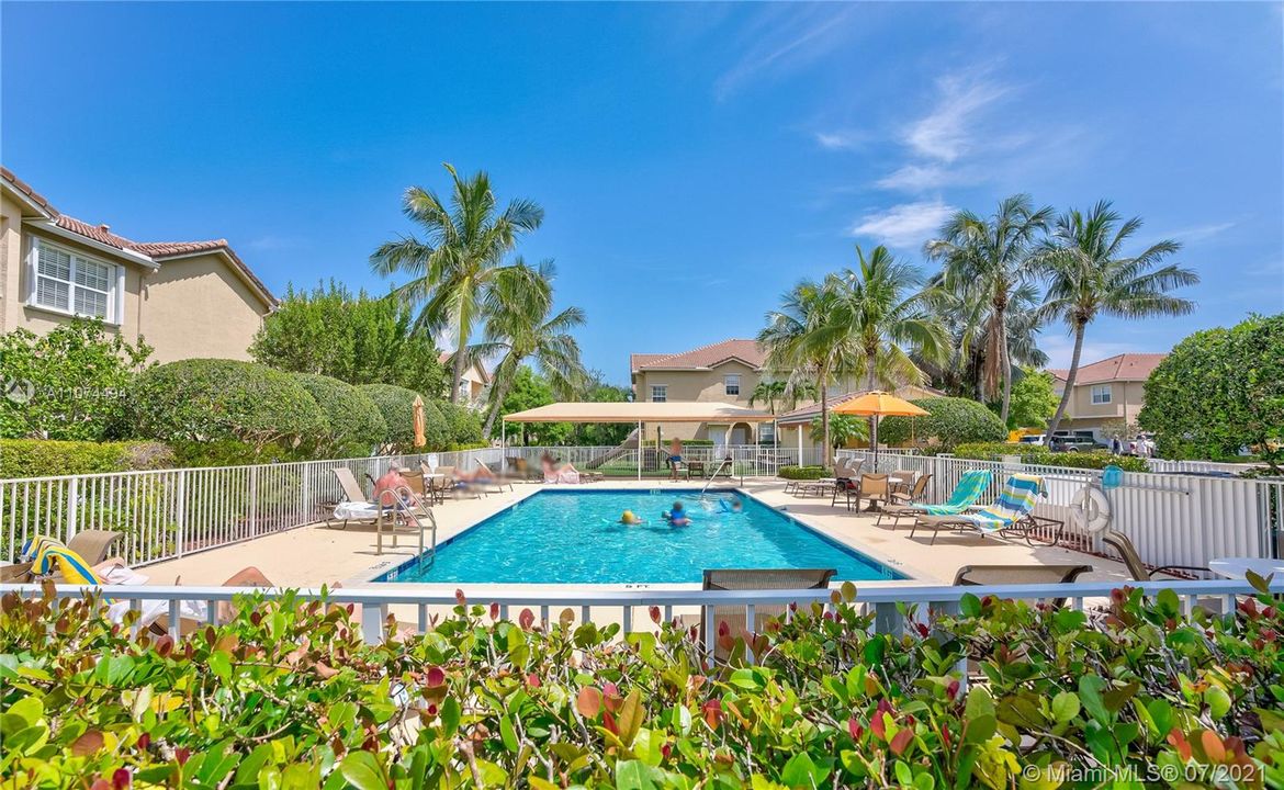 Recently Sold: $375,000 (3 beds, 2 baths, 1777 Square Feet)