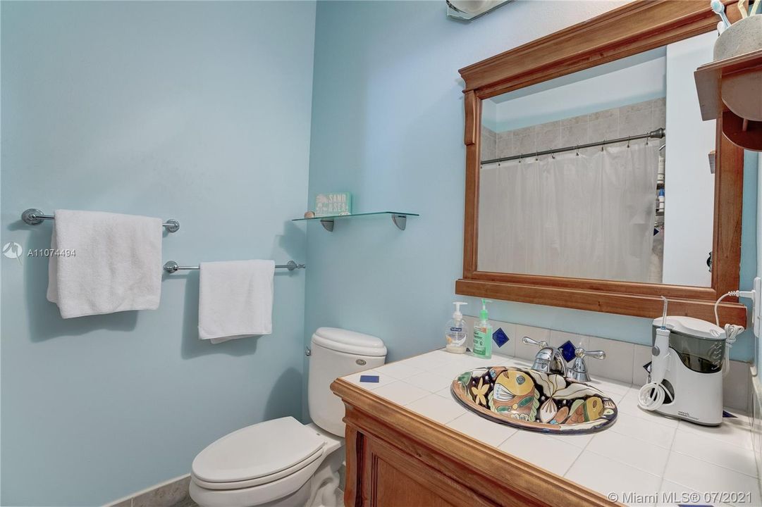 Recently Sold: $375,000 (3 beds, 2 baths, 1777 Square Feet)