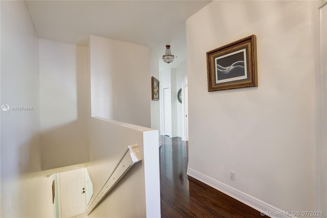 Recently Sold: $375,000 (3 beds, 2 baths, 1777 Square Feet)