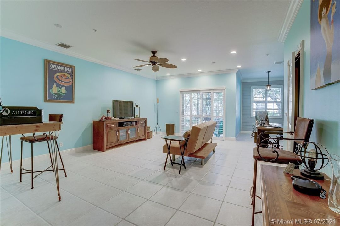 Recently Sold: $375,000 (3 beds, 2 baths, 1777 Square Feet)