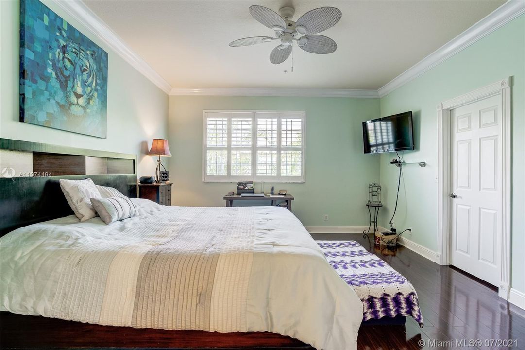 Recently Sold: $375,000 (3 beds, 2 baths, 1777 Square Feet)