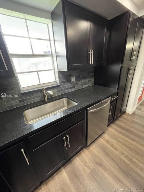 Recently Sold: $215,000 (2 beds, 2 baths, 1150 Square Feet)