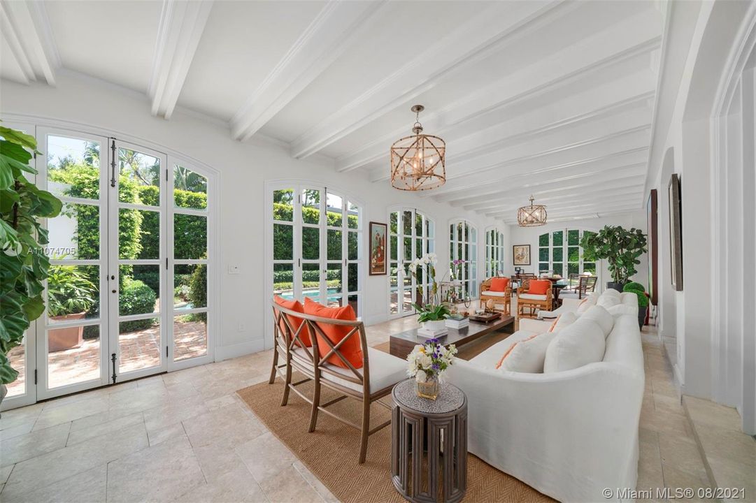Recently Sold: $4,500,000 (4 beds, 4 baths, 4731 Square Feet)