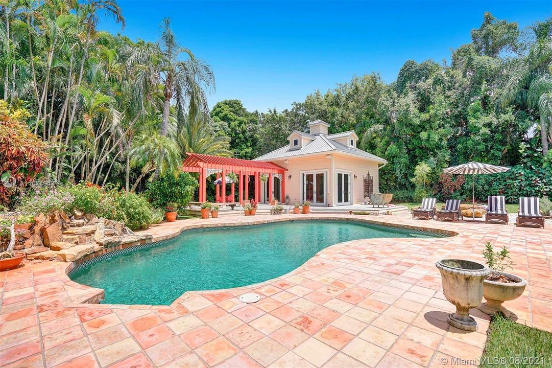 Recently Sold: $1,895,000 (5 beds, 5 baths, 6867 Square Feet)