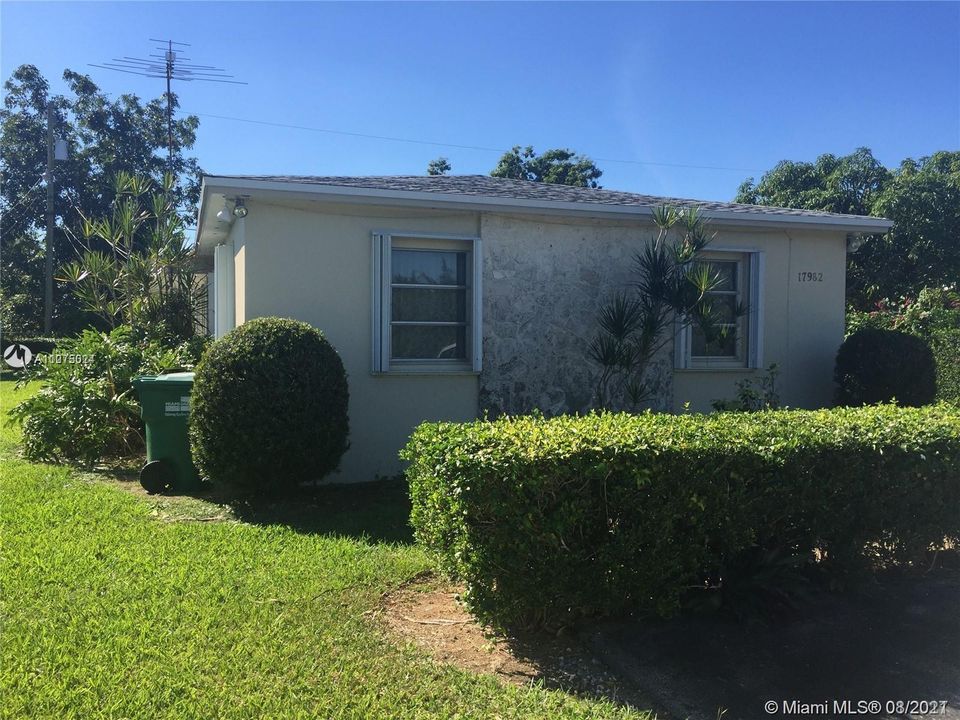 Recently Rented: $1,500 (2 beds, 1 baths, 808 Square Feet)