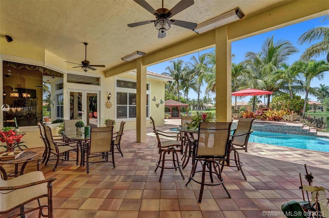 Recently Sold: $1,350,000 (5 beds, 4 baths, 4635 Square Feet)