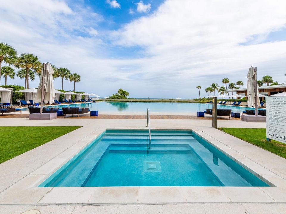 Recently Sold: $3,300,000 (2 beds, 3 baths, 1727 Square Feet)