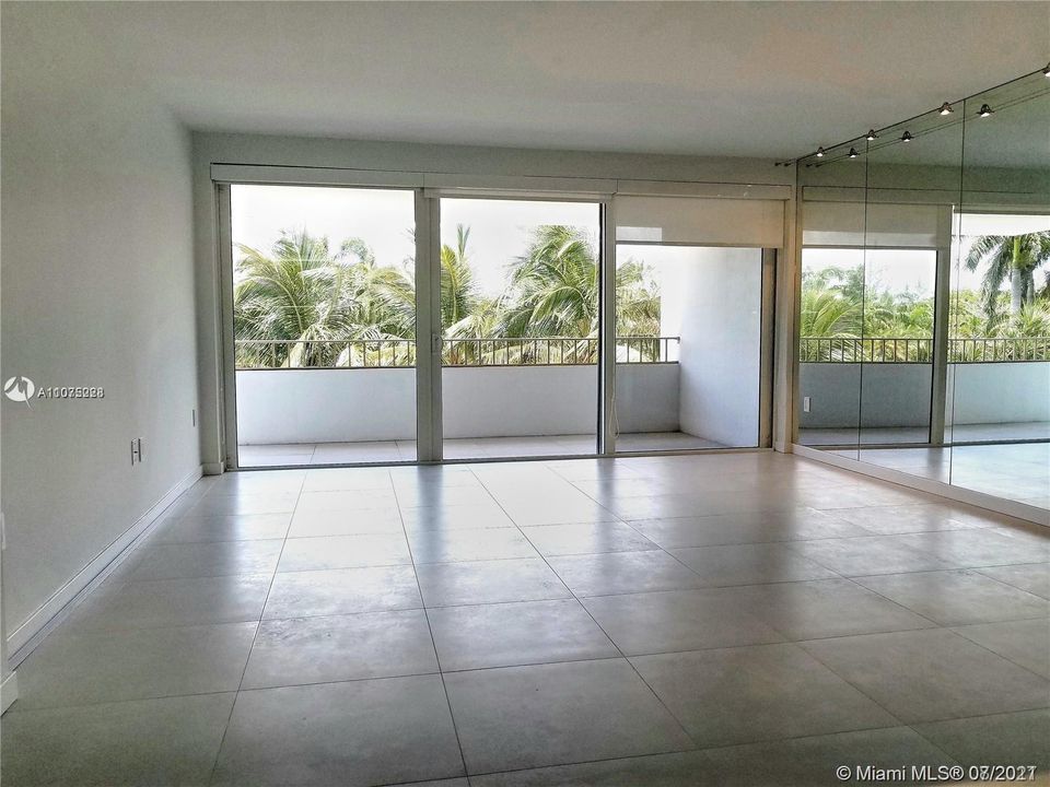 Recently Sold: $975,000 (2 beds, 2 baths, 1260 Square Feet)