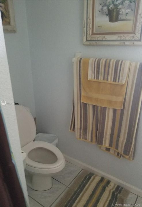 最近租的: $800 (1 贝兹, 1 浴室, 2449 平方英尺)