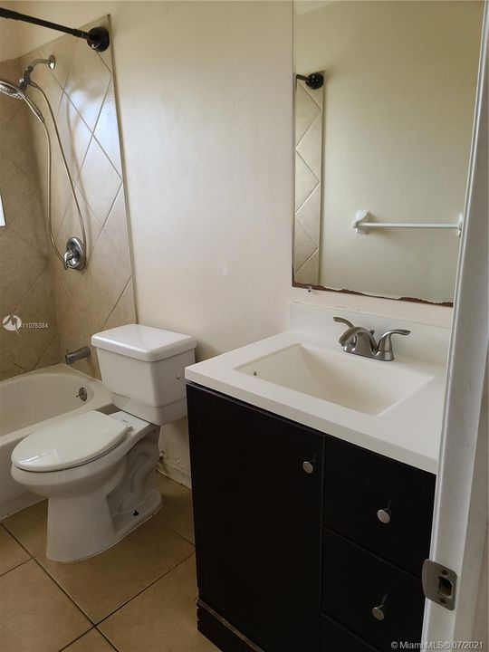 Recently Sold: $144,900 (2 beds, 1 baths, 752 Square Feet)