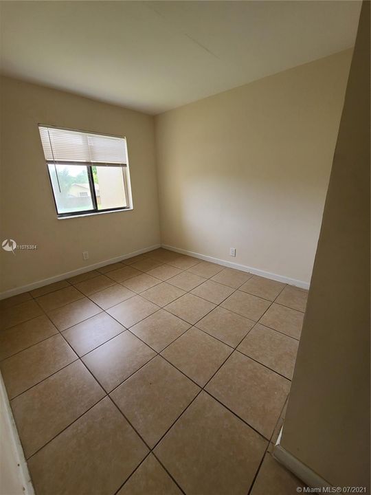 Recently Sold: $144,900 (2 beds, 1 baths, 752 Square Feet)