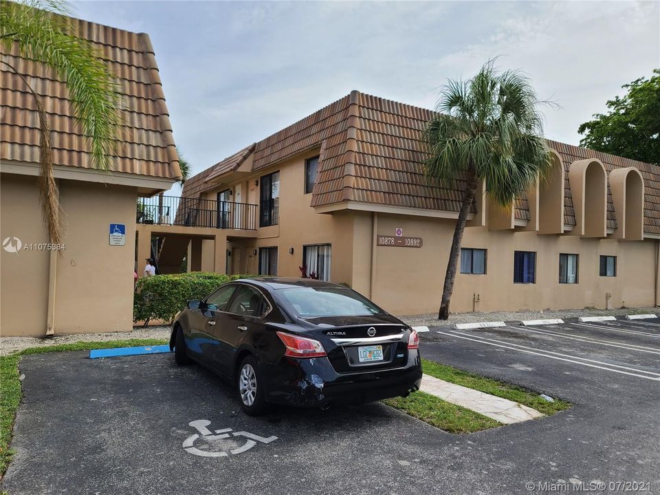 Recently Sold: $144,900 (2 beds, 1 baths, 752 Square Feet)