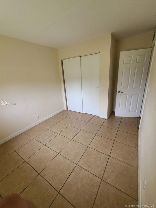 Recently Sold: $144,900 (2 beds, 1 baths, 752 Square Feet)