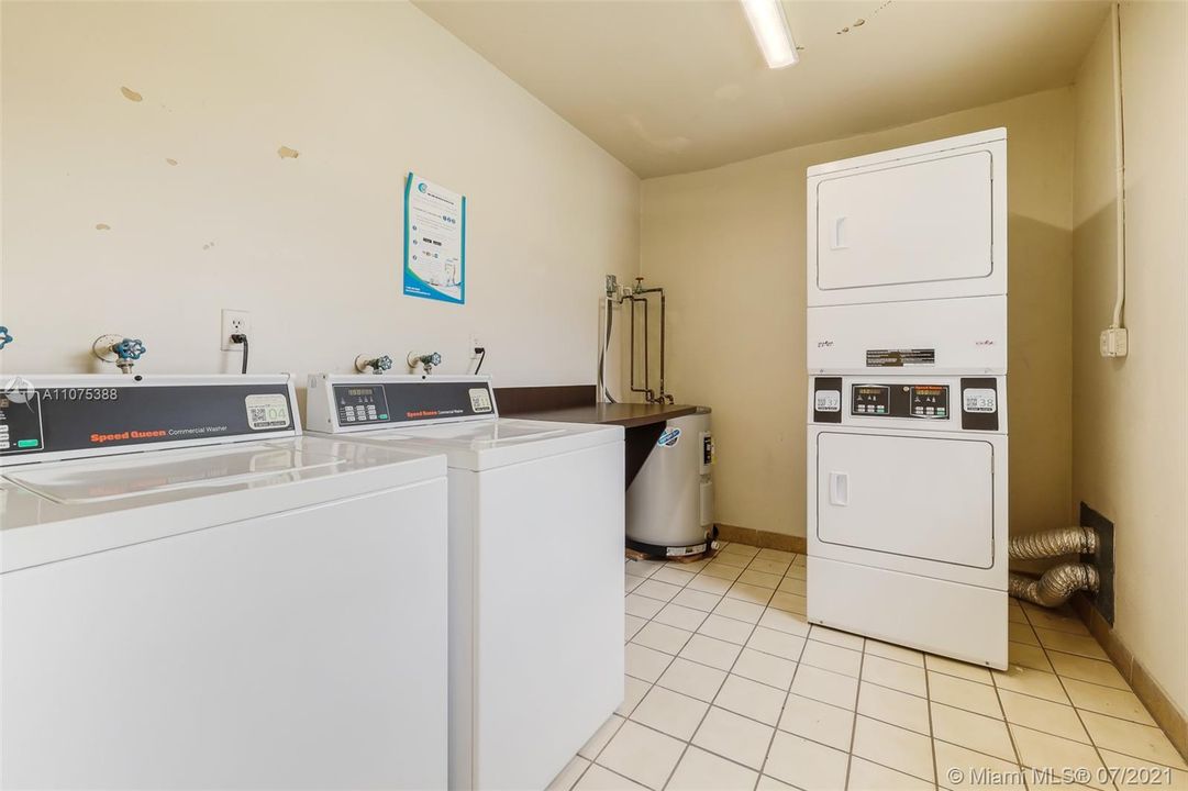 Recently Sold: $150,000 (1 beds, 1 baths, 860 Square Feet)