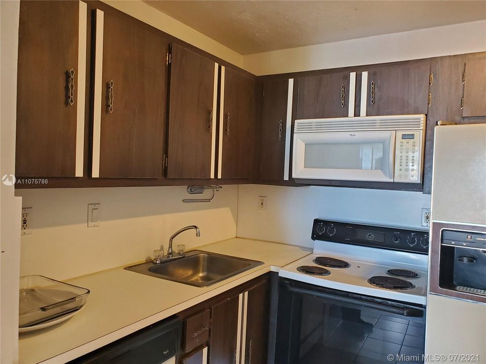 Recently Sold: $189,800 (1 beds, 1 baths, 536 Square Feet)