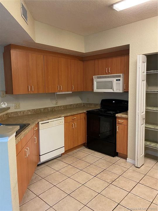 Recently Rented: $2,000 (3 beds, 2 baths, 1480 Square Feet)