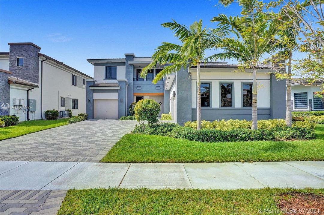 Recently Sold: $1,285,000 (5 beds, 6 baths, 3966 Square Feet)