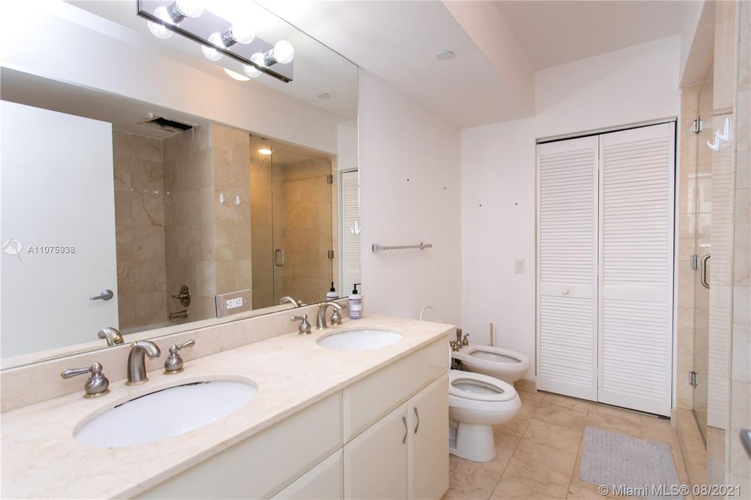 Недавно арендовано: $3,500 (1 спален, 1 ванн, 808 Квадратных фут)