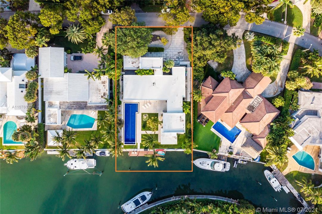 Recently Sold: $8,500,000 (4 beds, 4 baths, 3161 Square Feet)