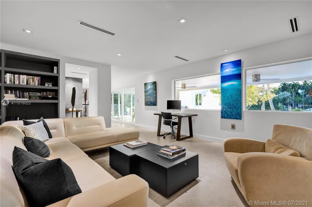 Recently Sold: $8,500,000 (4 beds, 4 baths, 3161 Square Feet)