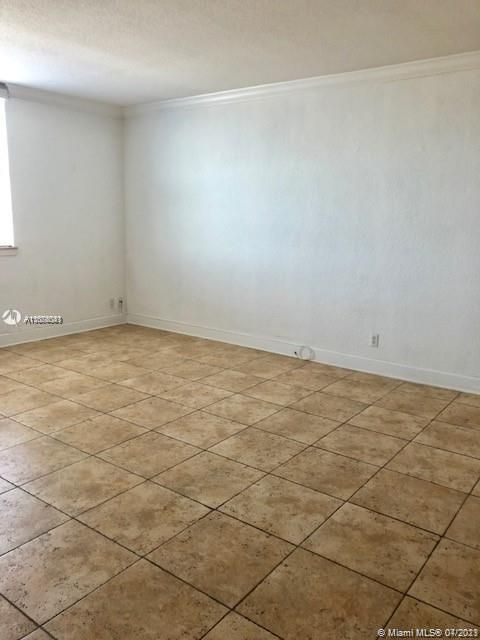 Recently Rented: $1,450 (0 beds, 1 baths, 594 Square Feet)