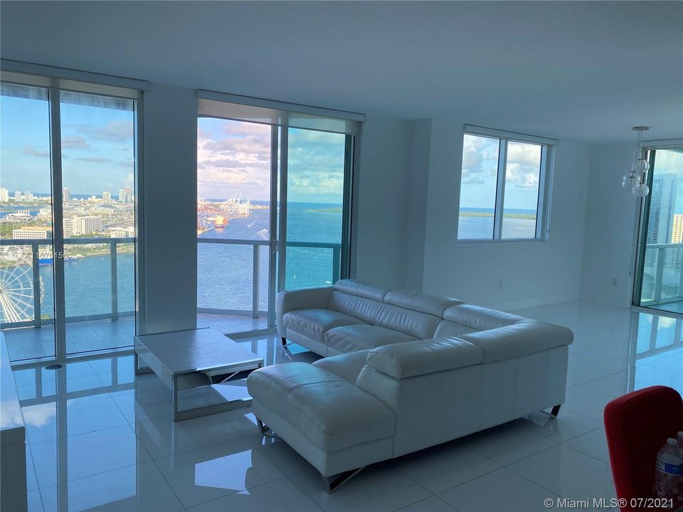 Recently Rented: $3,600 (2 beds, 2 baths, 1363 Square Feet)
