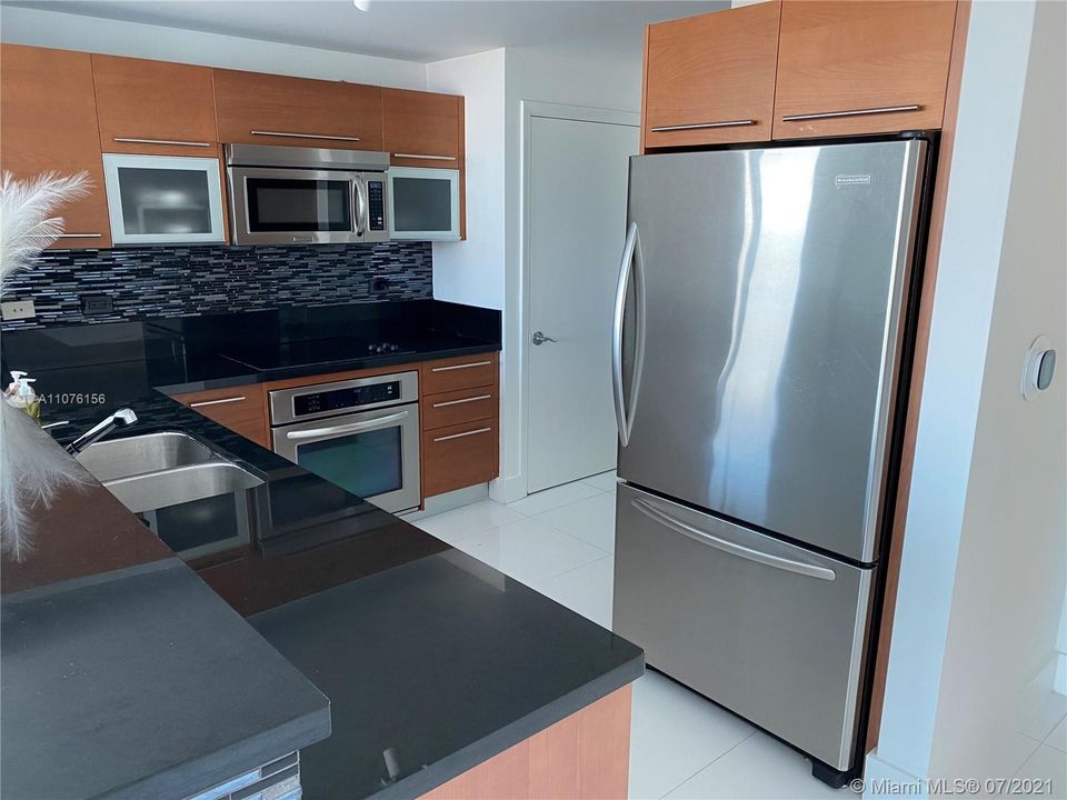 Recently Rented: $3,600 (2 beds, 2 baths, 1363 Square Feet)