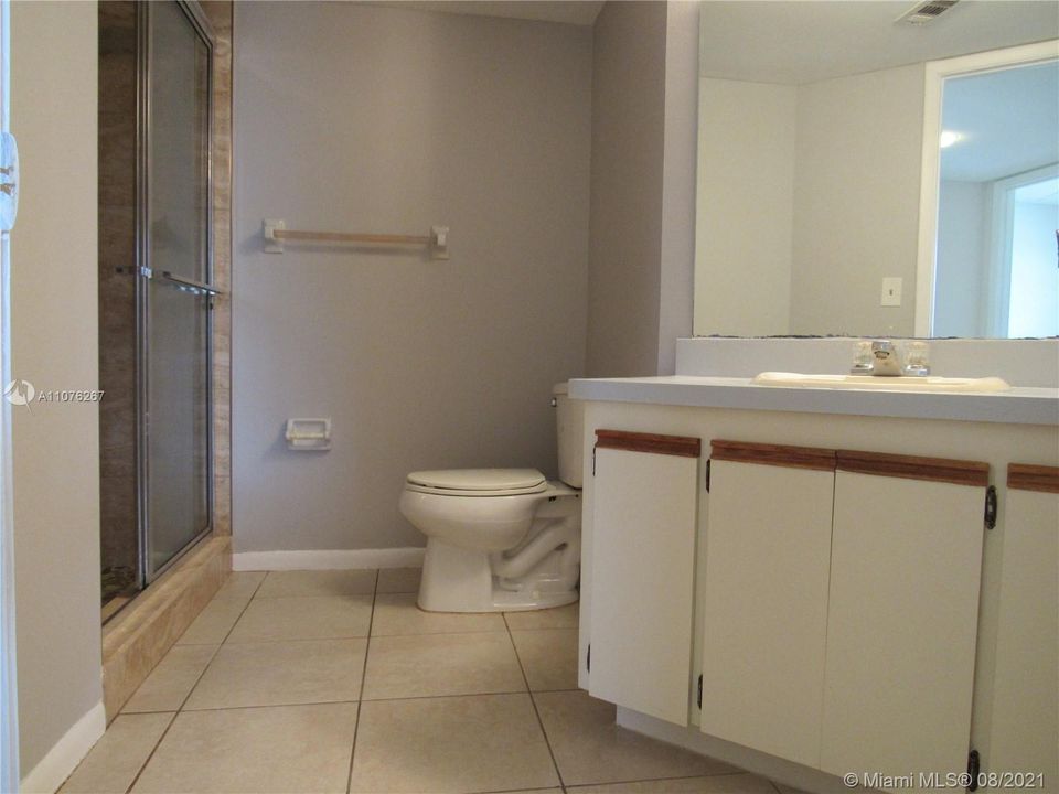 2nd  bathroom